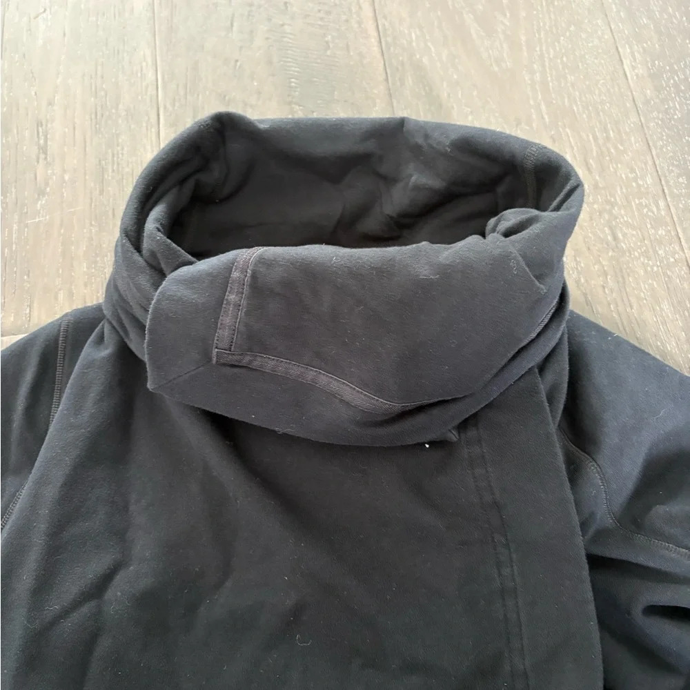 Lululemon Women's Savasana Wrap Jacket Black Size 6 Long Sleeve Snap - Picture 6 of 6